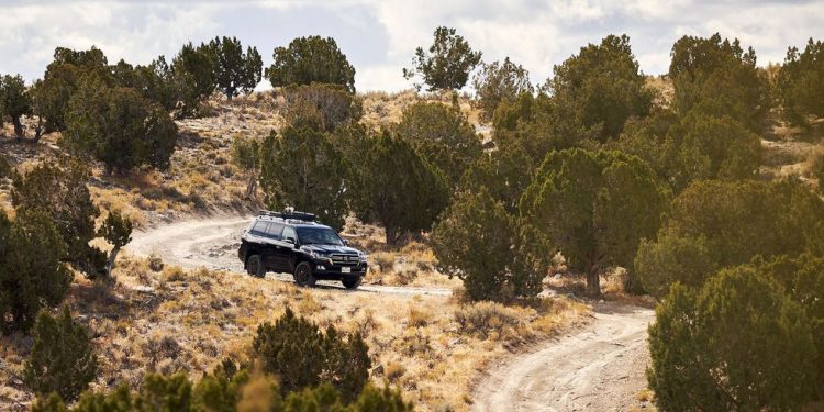 2021 Toyota Land Cruiser A Luxury Class SUV