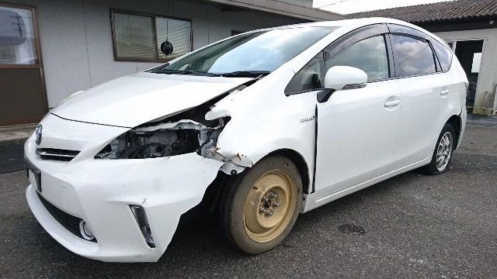 How Toyota Prius Alpha Auction Sheet Helped