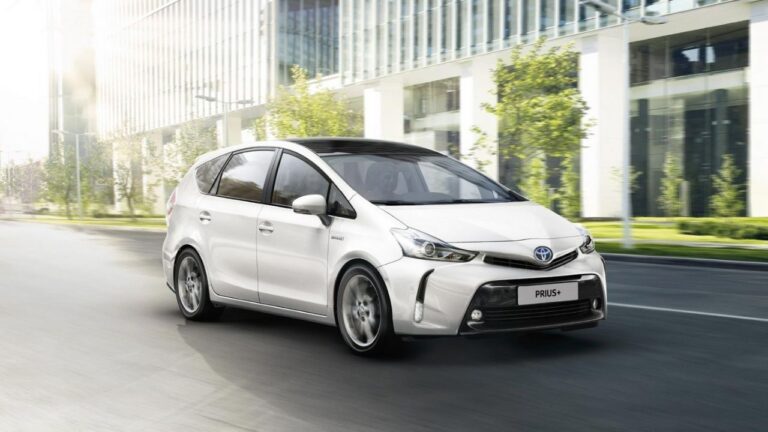 Toyota Prius Alpha Overview, Engine, Interior and Specifications