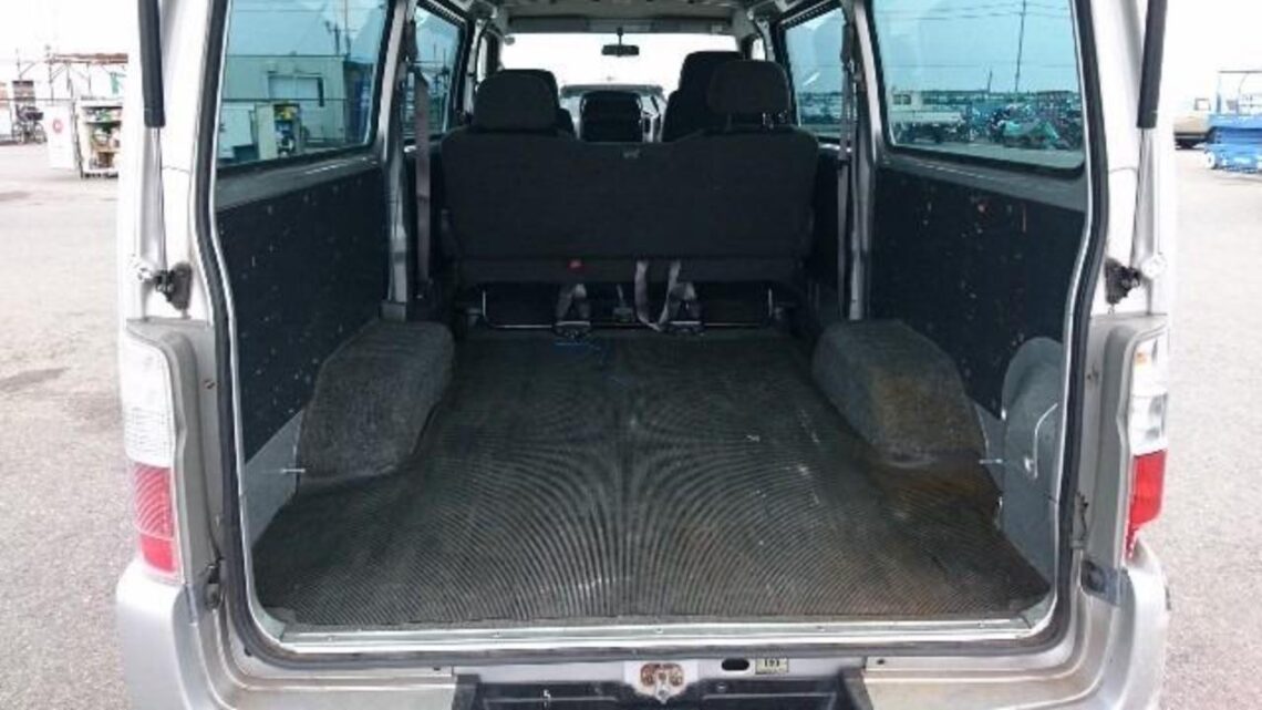 Nissan Caravan Exterior, Interior Specifications & Features