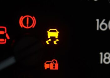 What Are The 3 Main Warning Signals In A Car
